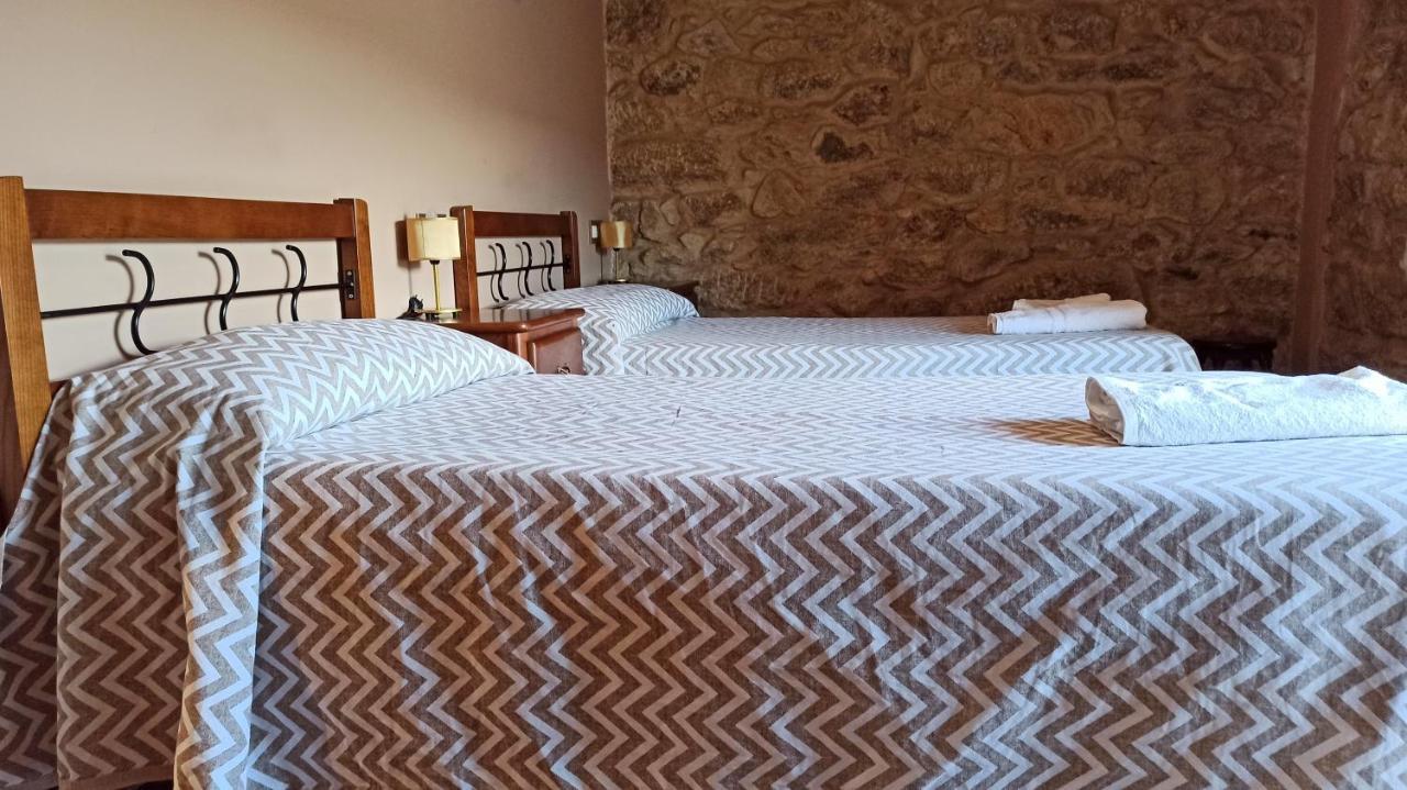 Hotel Rural Val Dos Pigarros Lubian ภายนอก รูปภาพ