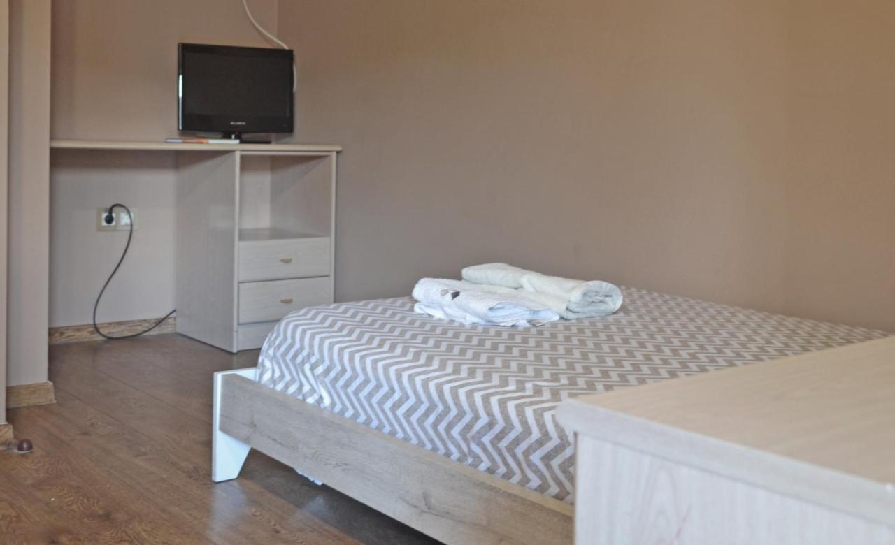 Hotel Rural Val Dos Pigarros Lubian ภายนอก รูปภาพ