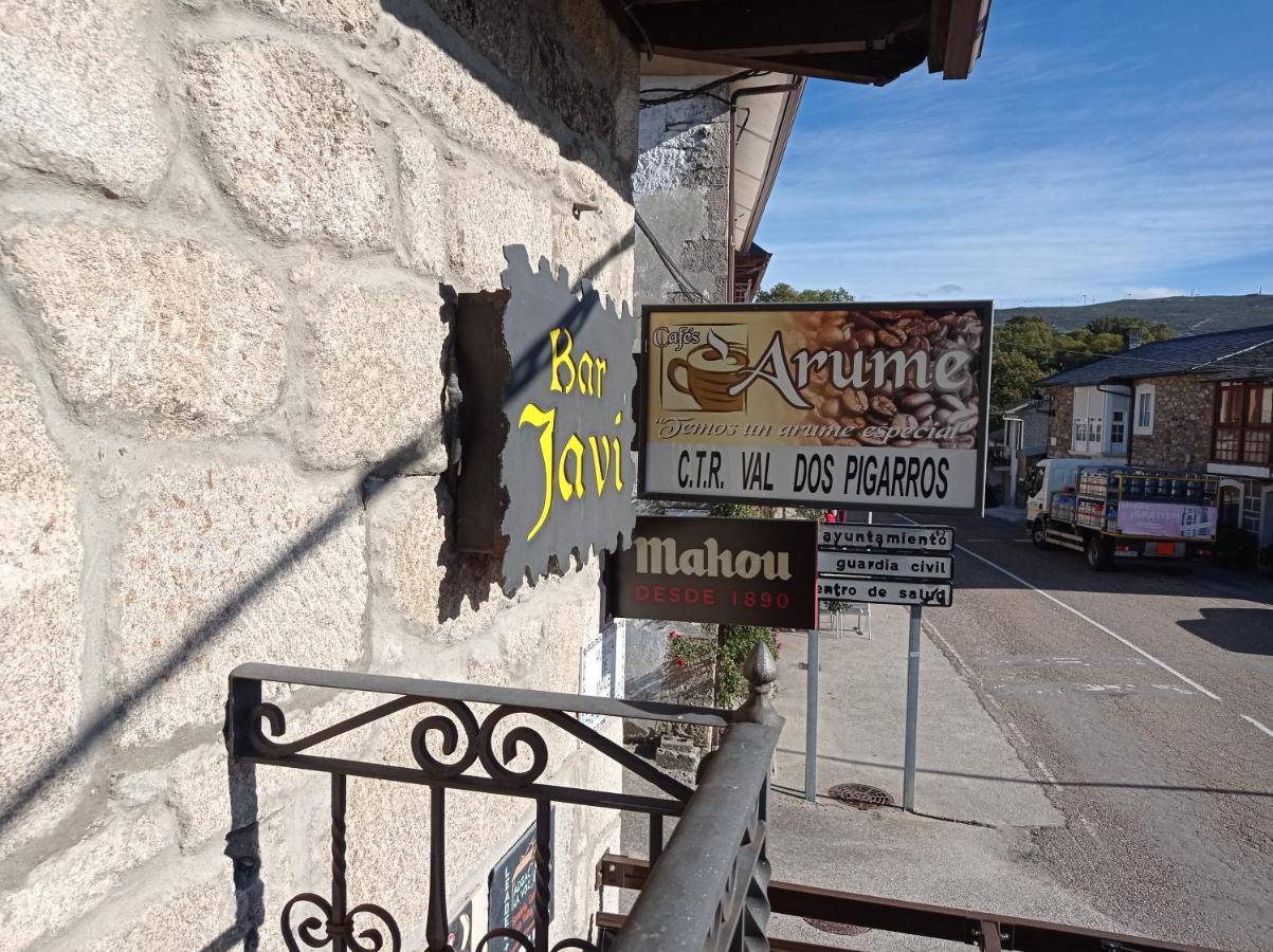 Hotel Rural Val Dos Pigarros Lubian ภายนอก รูปภาพ