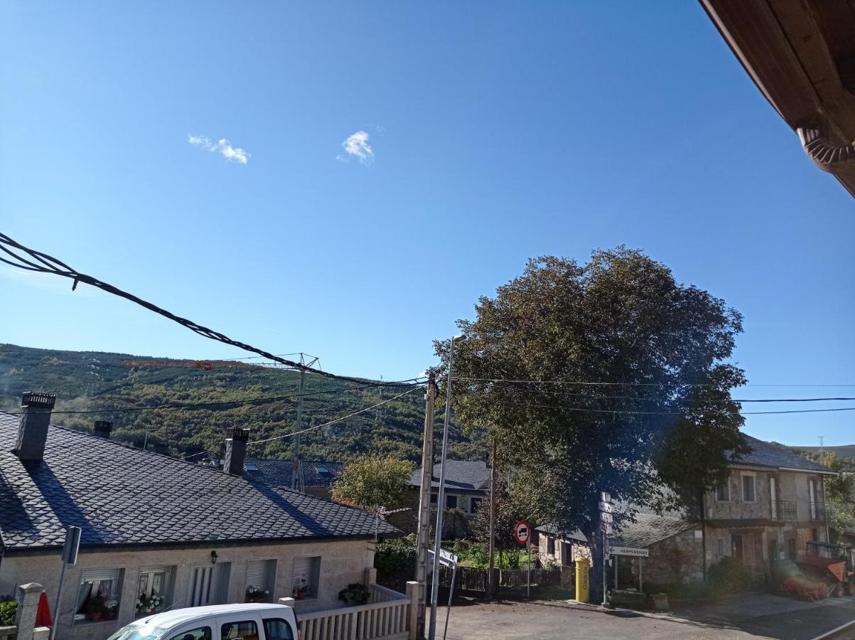 Hotel Rural Val Dos Pigarros Lubian ภายนอก รูปภาพ
