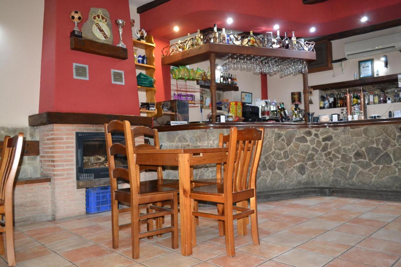 Hotel Rural Val Dos Pigarros Lubian ภายนอก รูปภาพ